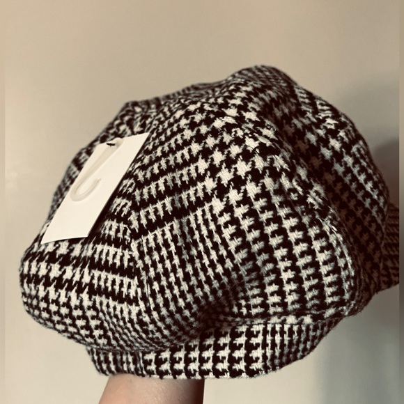 Black and White Houndstooth Cap - Picture 4 of 4